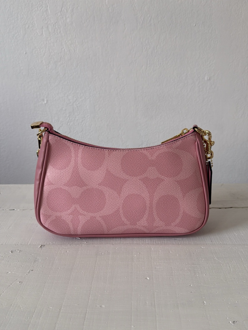 COACH Teri Shoulder Bag In Signature Canvas Pink ( New). (Same Day shipping) - Picture 8 of 11
